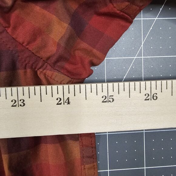 Duluth Trading Beergarden Shirt Mens Large Red Relaxed Plaid Check Work Casual - Picture 9 of 10